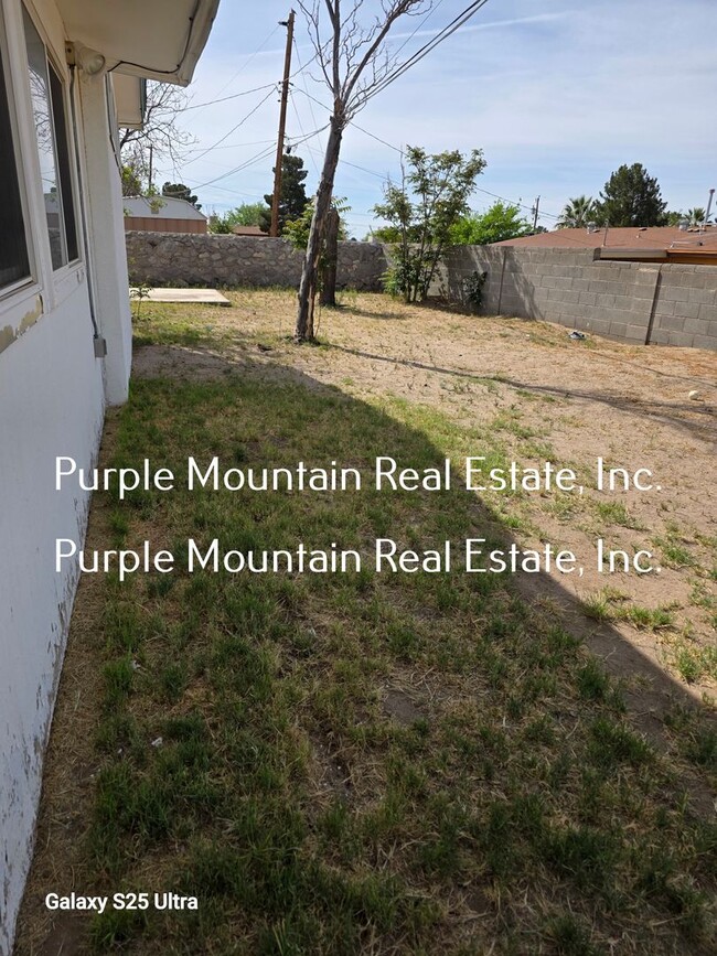 Building Photo - AVAILABLE NOW:  3 Bedrooms, 2 Bath Home for Rent