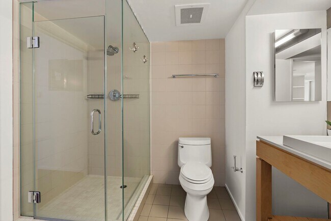 Building Photo - ONLY $1,700 PER MONTH FOR THIS BEAUTIFUL, MODERN, STATE OF THE ART, 1 BED, 1 BATH HIGH RISE CONDO...
