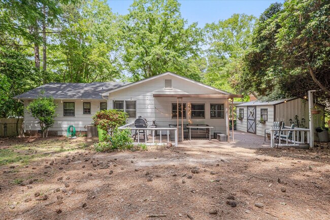 Building Photo - 409 Northclift Dr