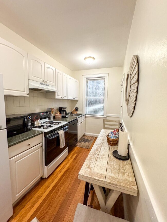 Building Photo - 1 bedroom in Brookline MA 02446