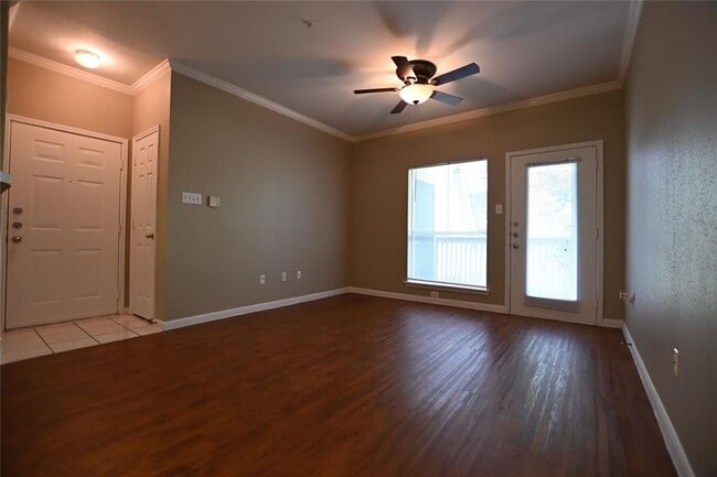 Building Photo - Beautifully Updated 2-Bedroom, 1-Bath Condo!
