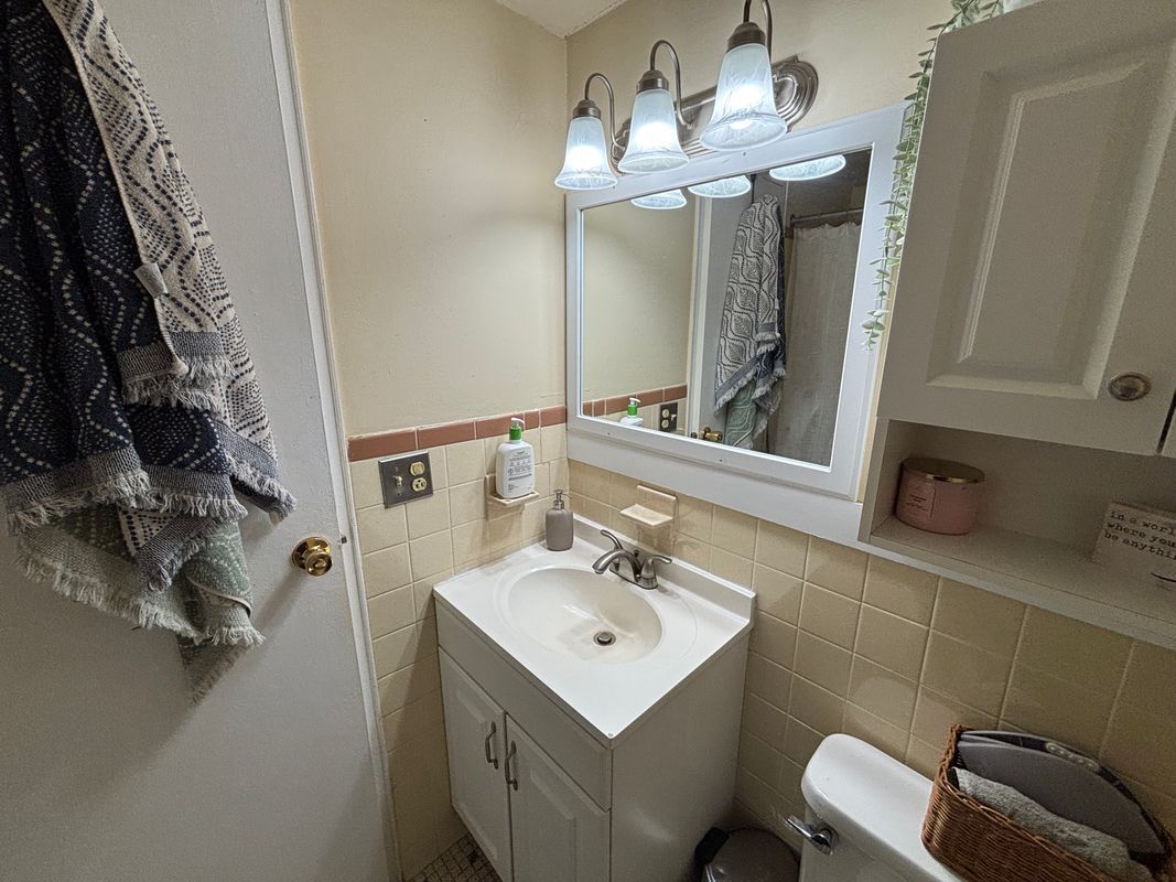 Building Photo - 304 Regency Park Dr