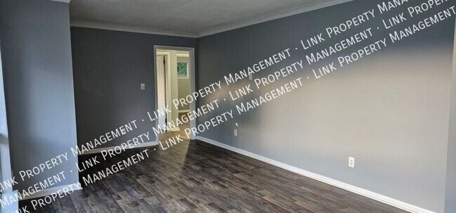 Building Photo - Fresh Painted 3 BR 1.5 BA in Red Bank for ...