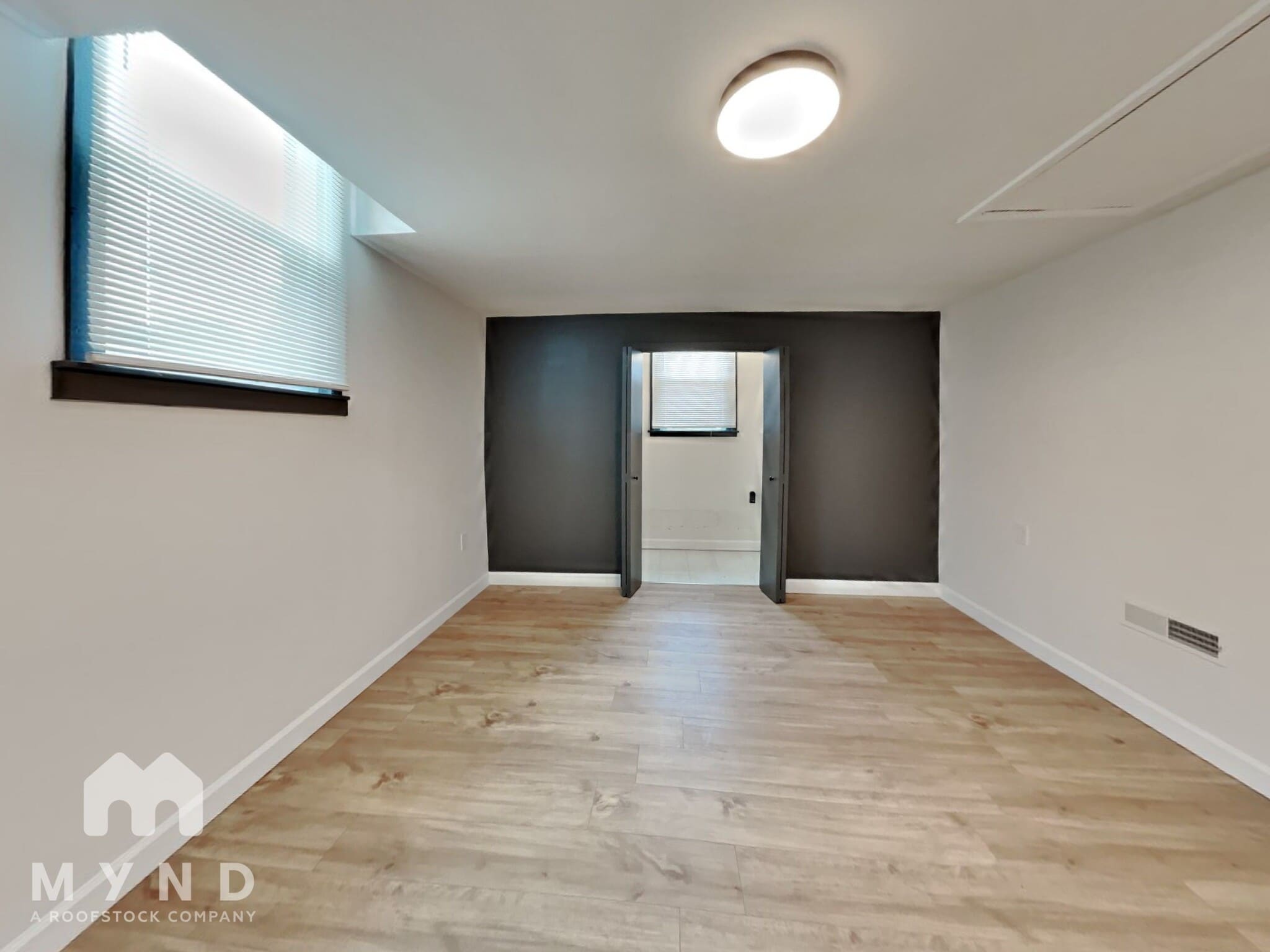 Building Photo - 352 Melpar Dr