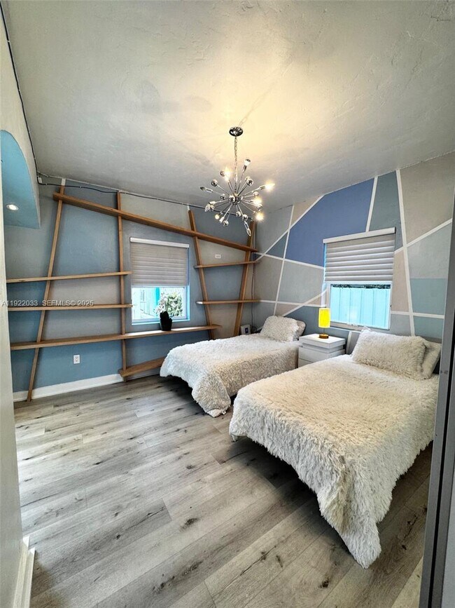 Building Photo - 3470 Sheridan Ave