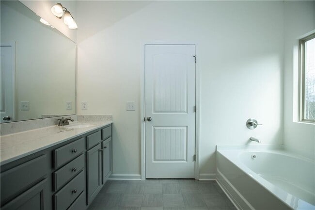 Building Photo - 124 Finley Dr