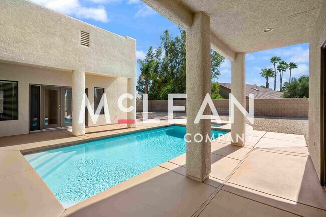 Building Photo - 3 Bed & 3 Bath Home with Private Pool & Spa