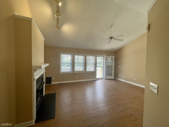 Building Photo - 3 br, 2 bath House - 3353 Neptune Dr