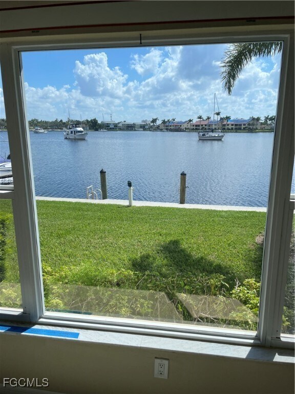 Building Photo - 408 Tudor Dr