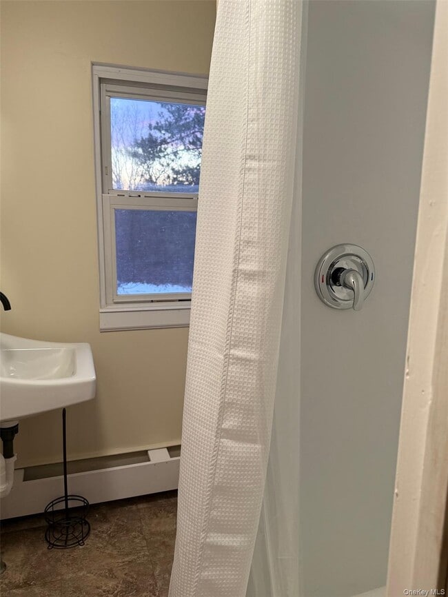 Building Photo - 230 Warn Ave