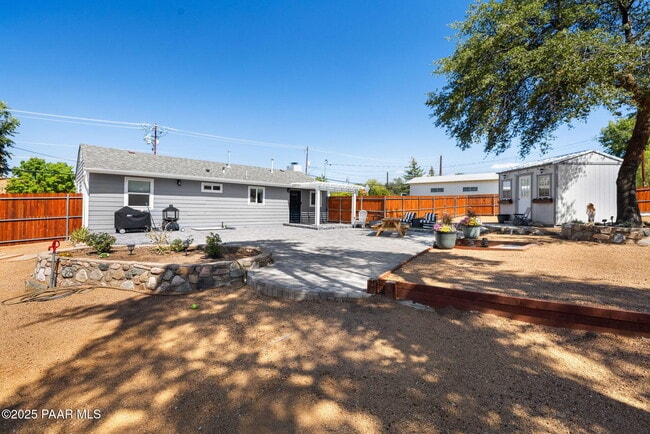 Building Photo - 807 Pulliam Dr