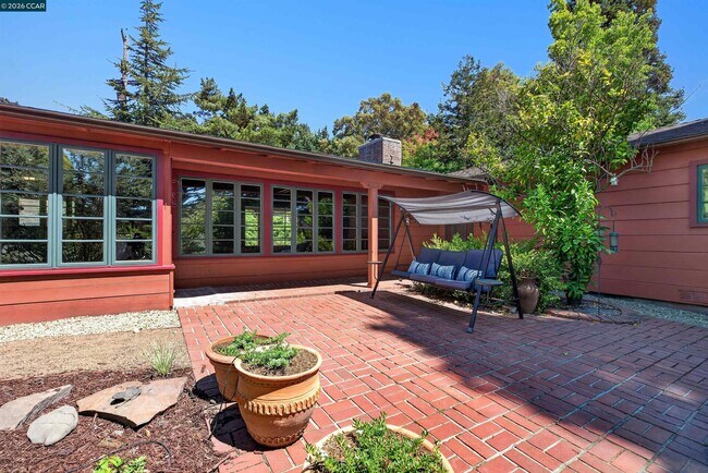 Building Photo - 755 Glenside Dr