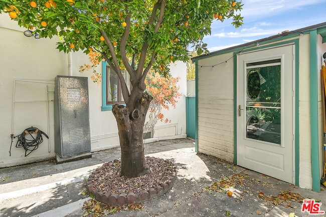 Building Photo - 1725 Morton Ave