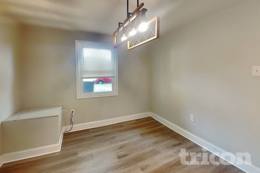 Building Photo - 1325 Farrara Dr