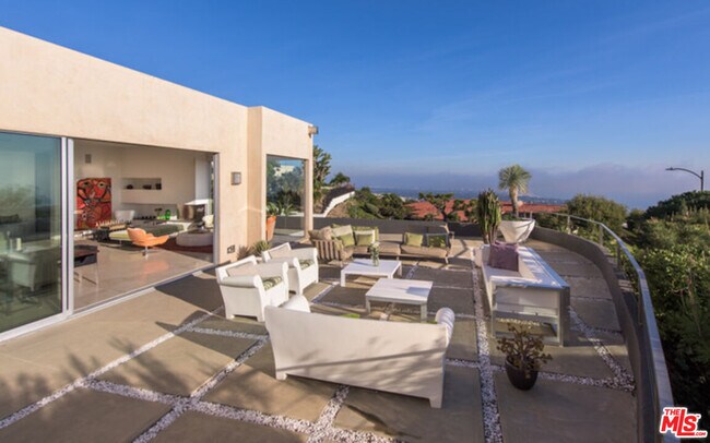 Building Photo - 1099 Vista Grande Dr