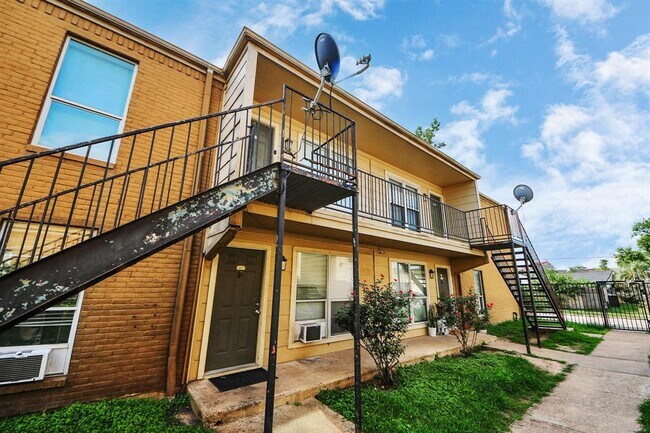 Primary Photo - 8100 Creekbend Dr