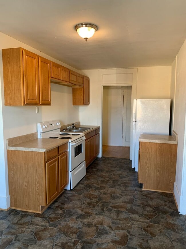 Building Photo - Walking distance to everything in Altavista! Right in the heart of Altavista on Main St!