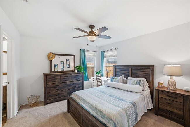 Building Photo - 411 Copper Ln