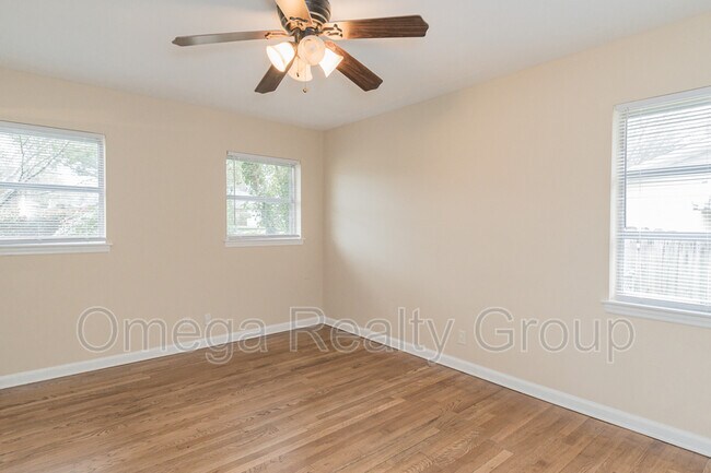 Building Photo - 1861 Gillespie Dr