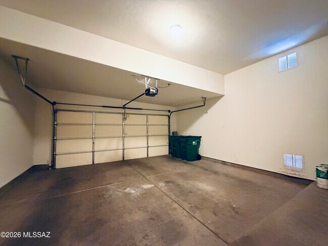 Building Photo - 5206 N Canyon Rise Pl