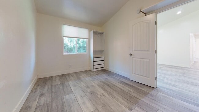 Building Photo - 5272 Manhasset Dr