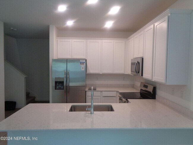 Building Photo - Middleburg Townhome for Rent