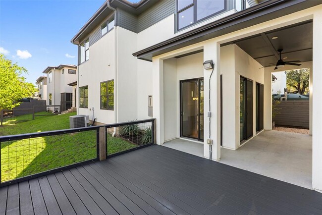 Building Photo - 1303 Azie Morton Rd