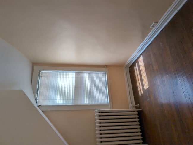 Building Photo - 5622 N Mango Ave