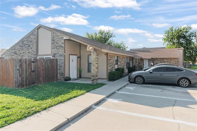 Building Photo - 3900 Camelot St