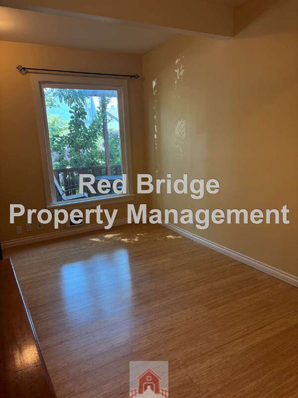 Building Photo - 1327 SE Nehalem St