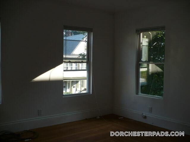 Building Photo - 33 Algonquin St