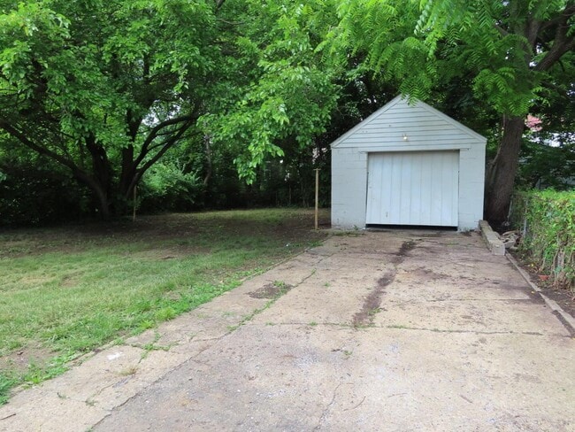 Building Photo - 1794 Republic Ave