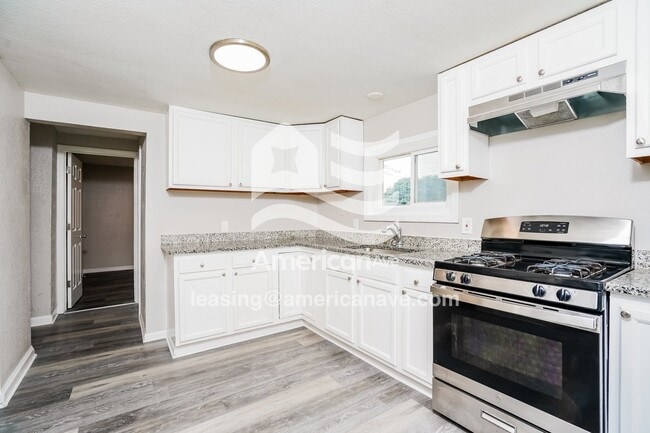 Building Photo - 5920 N 68th St