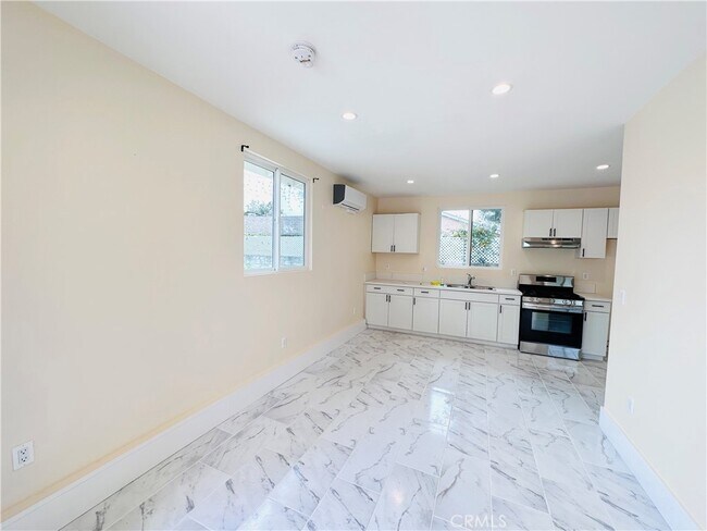 Building Photo - 11598 Cranston Ave