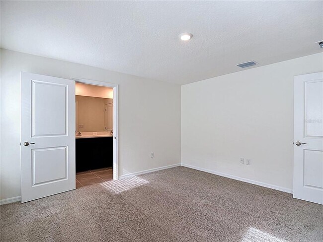 Building Photo - 31115 Silver Stage Dr