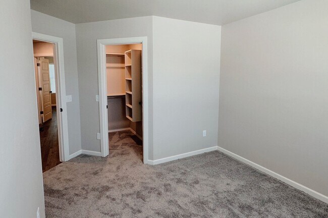 Building Photo - Townhome For Rent NW OKC!