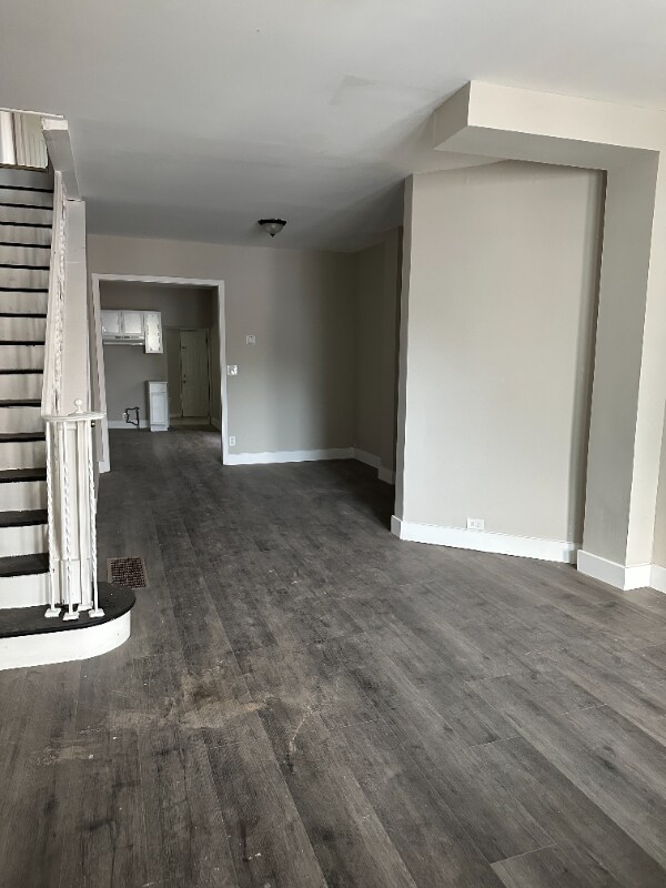 Building Photo - 2123 S 60th St