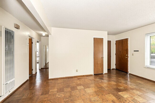 Building Photo - 2727 McGee Ave