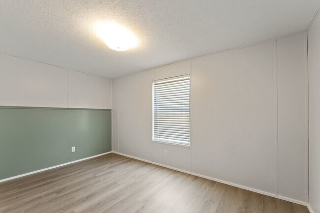 Building Photo - 109 Totem Pole Dr