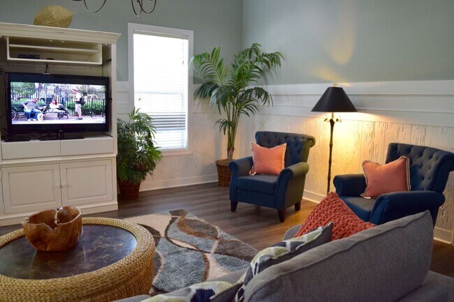 Building Photo - Resort Style Living @ Barrington Park Condos - 3/2 with Loft and Solarium!