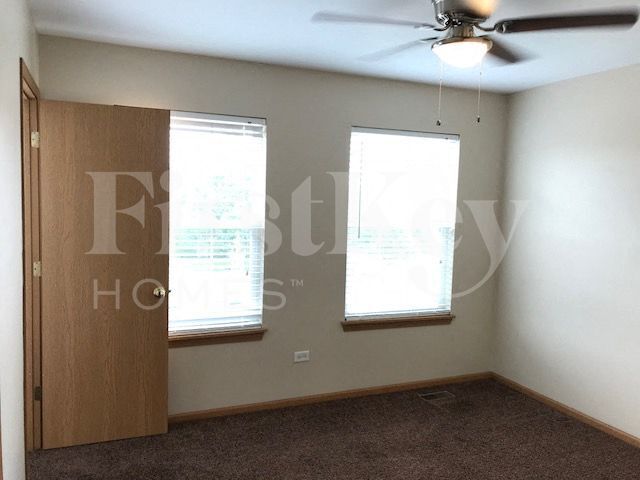 Building Photo - 7010 Paradise Cir