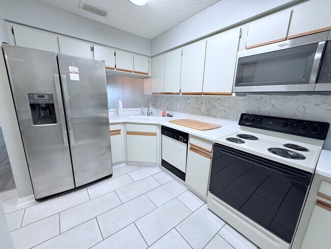 Building Photo - 7294 Cloister Dr