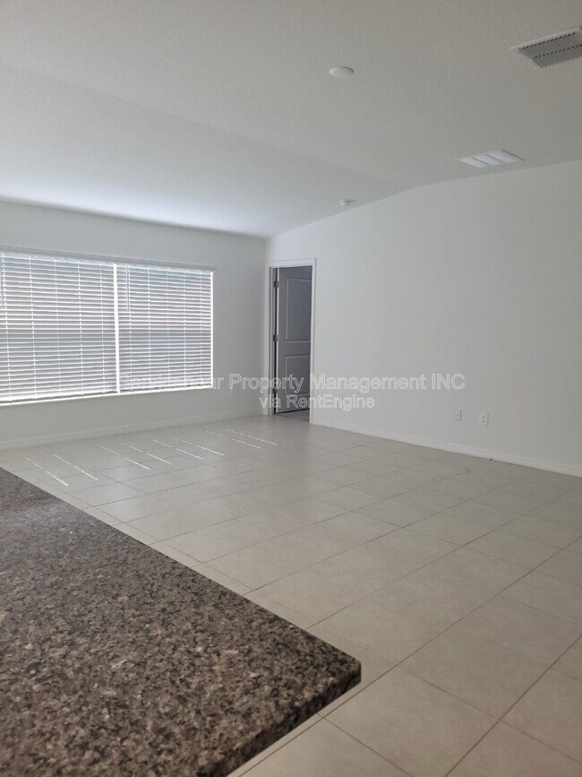 Building Photo - 2240 Gatsby Ln