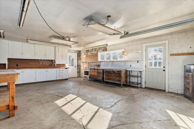 Building Photo - 506 N Geneva Rd