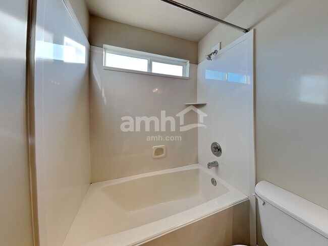 Building Photo - 96 N 1660 W