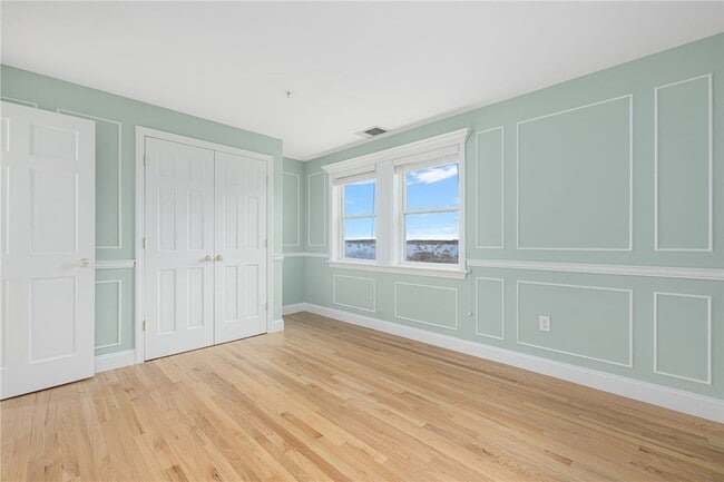 Building Photo - 53 Conanicus Ave