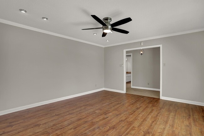 Building Photo - 5718 Rich Rd