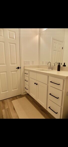 Building Photo - 2739 Primrose Ave