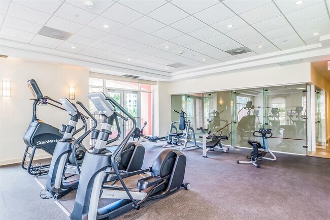 Building Photo - 2110 N Ocean Blvd