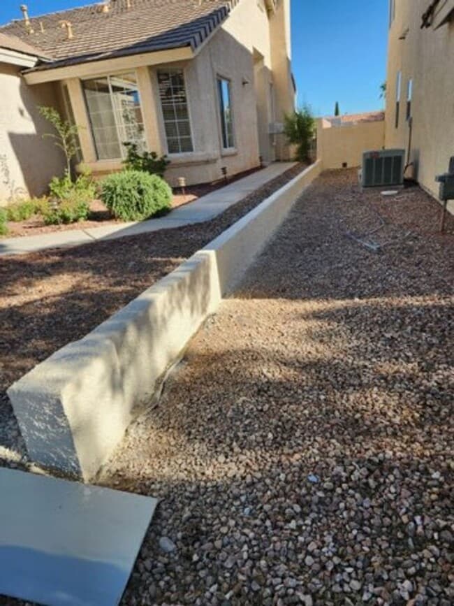 Building Photo - Honey, I’m Home! This Lovely 3 Bedroom, Two-Story Home Is Located In Summerlin.